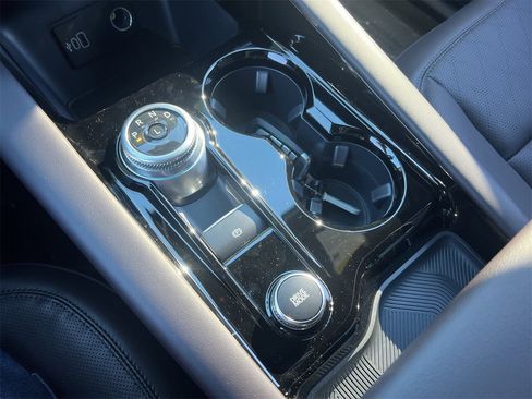 New 2026 Ford Explorer Platinum image 8