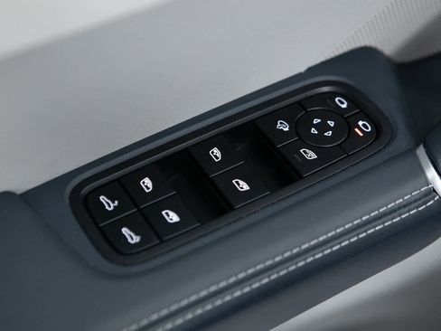 Certified 2023 Porsche Cayenne GTS image 18