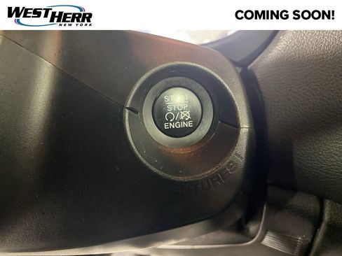 Used 2022 Jeep Renegade Latitude w/ Convenience Group AWD/4WD image 10