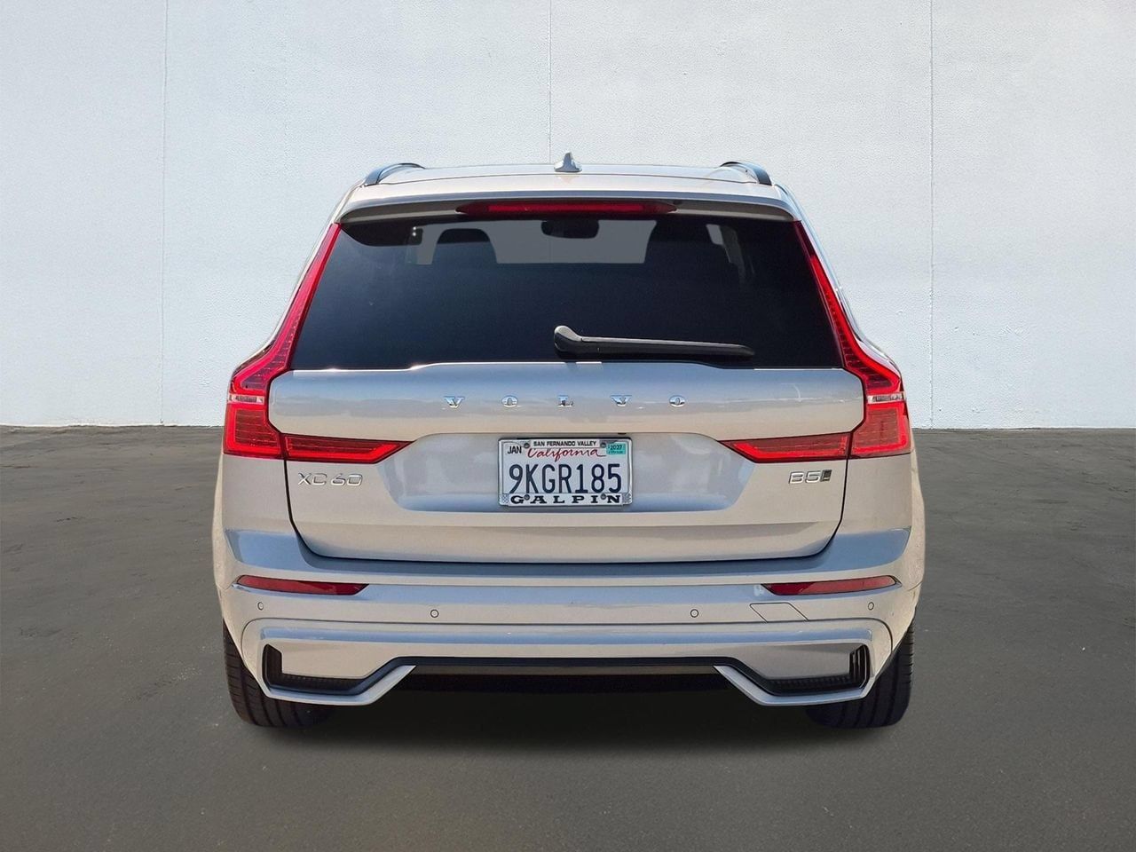 Certified 2024 Volvo XC60 B5 Plus AWD/4WD image 6