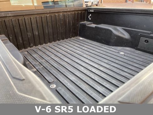 Used 2018 Toyota Tacoma SR5 image 12