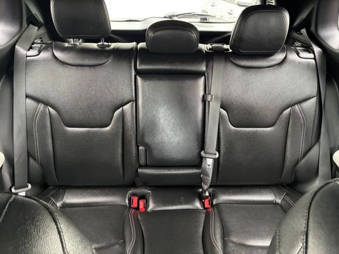 Used 2025 Jeep Compass Limited image 39