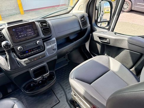 Used 2025 RAM ProMaster 2500 w/ Convenience Group FWD image 21