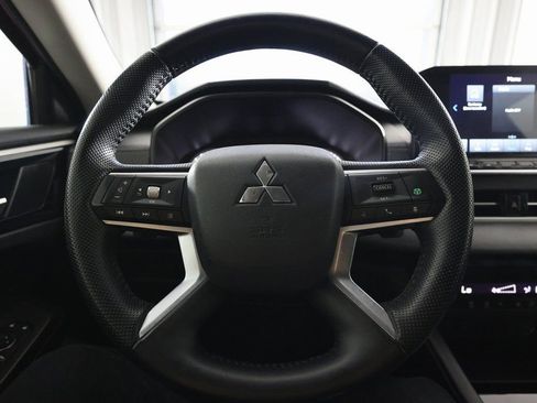 Used 2022 Mitsubishi Outlander SE image 22