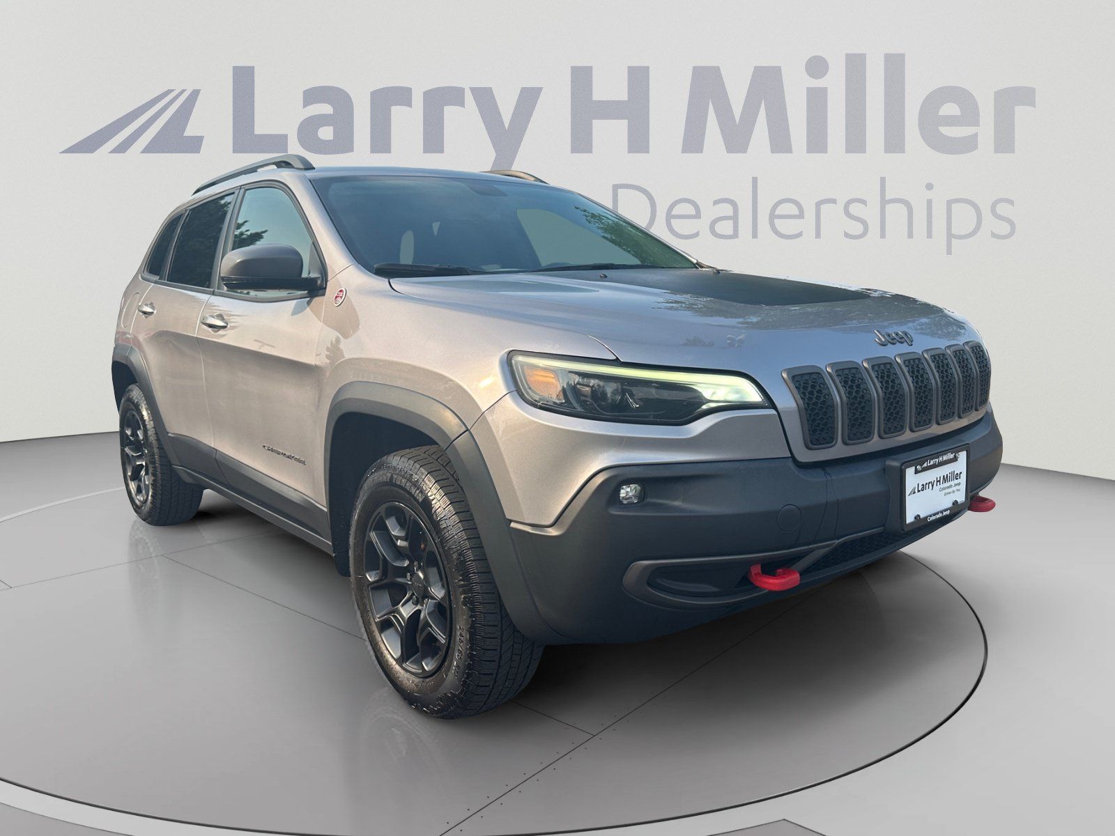 Used 2019 Jeep Cherokee Trailhawk w/ Cold Weather Group AWD/4WD image 7