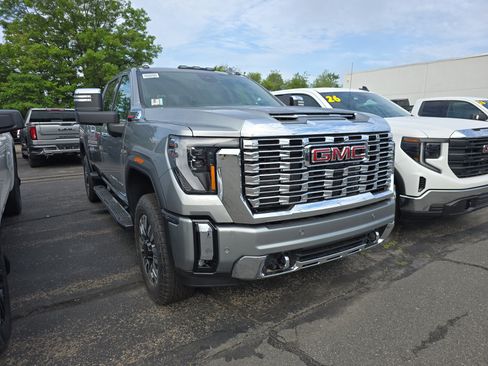 New 2026 GMC Sierra 2500 Denali w/ Technology Package AWD/4WD image 1