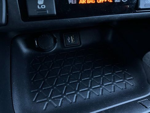 Used 2025 Toyota RAV4 XLE image 25