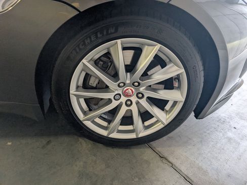 Used 2016 Jaguar F-TYPE Convertible image 22