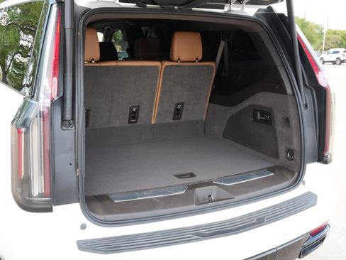 Certified 2022 Cadillac Escalade ESV Sport w/ Touring Package image 24