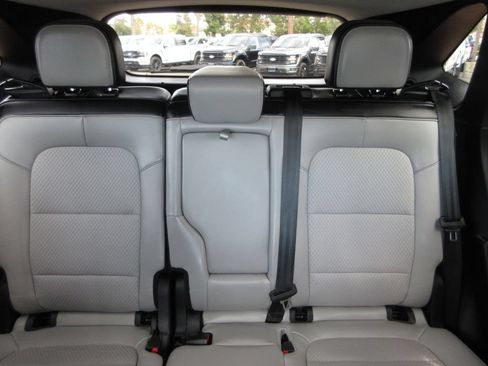 Certified 2025 Ford Escape SE FWD image 24