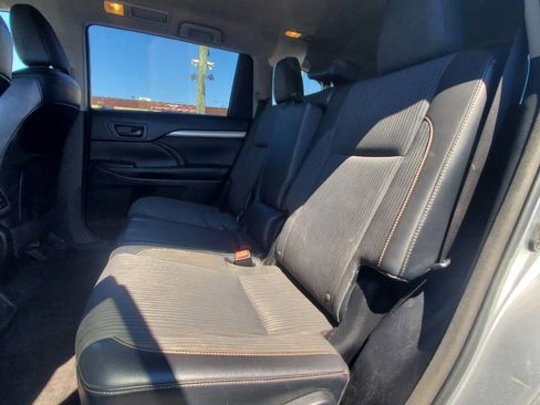 Used 2015 Toyota Highlander Plus image 12