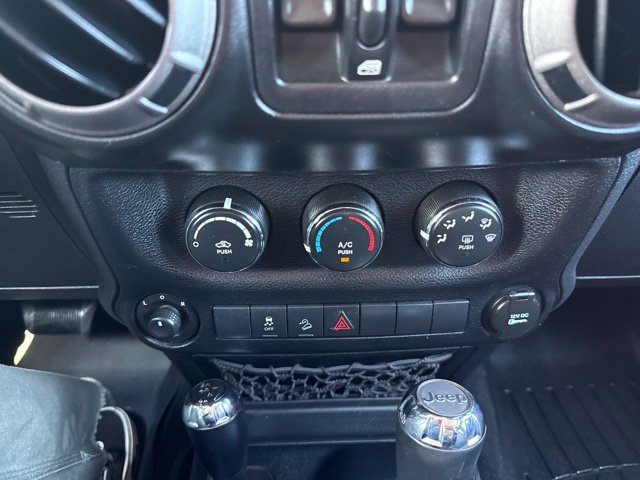 Used 2012 Jeep Wrangler Unlimited Sport AWD/4WD image 15