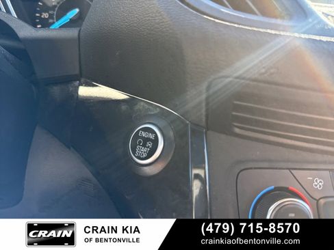 Used 2017 Ford Escape Titanium image 19