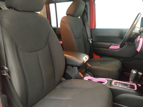 Used 2018 Jeep Wrangler Unlimited Sport S image 21