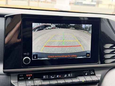 Certified 2025 Toyota Camry SE w/ Convenience Package image 4