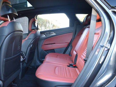 Used 2023 Kia Sportage SX image 29