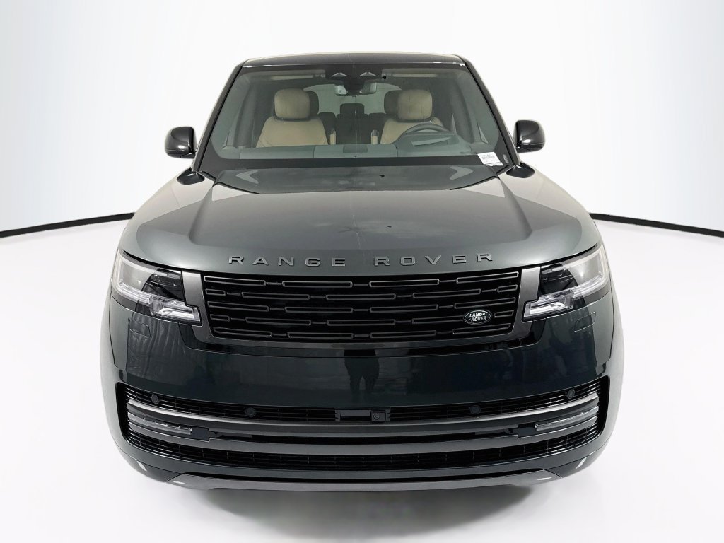 New 2027 Land Rover Range Rover Long Wheelbase SE AWD/4WD image 2