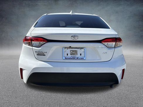 Used 2024 Toyota Corolla LE FWD image 6