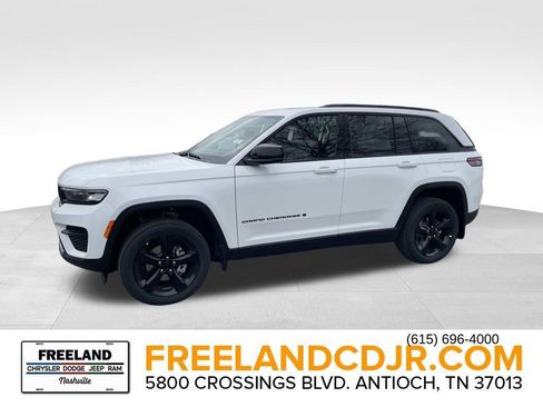 New 2025 Jeep Grand Cherokee Altitude w/ Trailer Tow Package AWD/4WD image 6