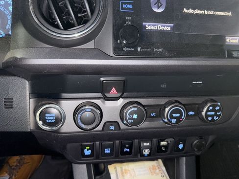 Used 2019 Toyota Tacoma TRD Off-Road image 12