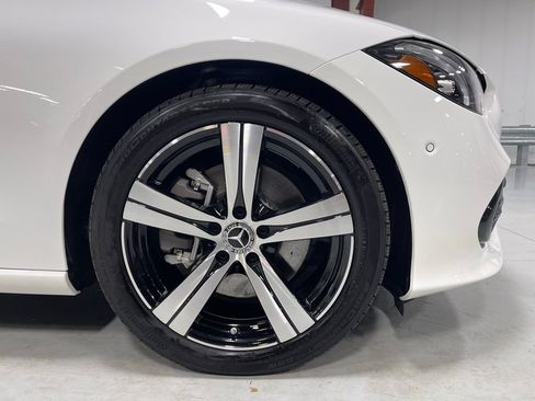 Used 2025 Mercedes-Benz C 300 4MATIC Sedan image 16