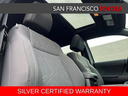 Used 2016 Toyota Tacoma TRD Sport image 19