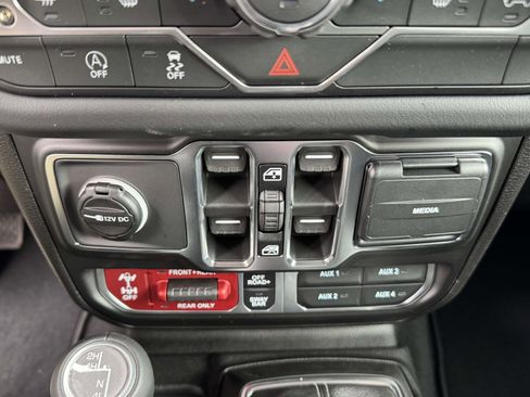 New 2026 Jeep Wrangler Unlimited Rubicon AWD/4WD image 6