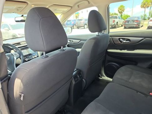 Used 2016 Nissan Rogue SV w/ SV Premium Package FWD image 12