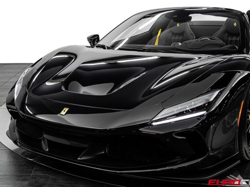Used 2022 Ferrari F8 Tributo RWD image 16