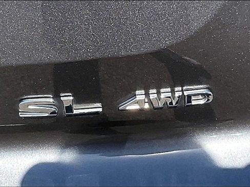 Certified 2025 Nissan Pathfinder SL image 8