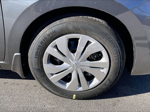 New 2025 Nissan Versa S w/ Trunk Package FWD image 18