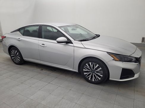 Used 2023 Nissan Altima 2.5 SV image 11