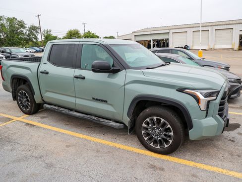 Used 2025 Toyota Tundra SR5 AWD/4WD image 5