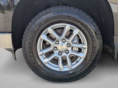 Used 2023 Chevrolet Silverado 1500 LT w/ Z71 Off-Road Package AWD/4WD image 9