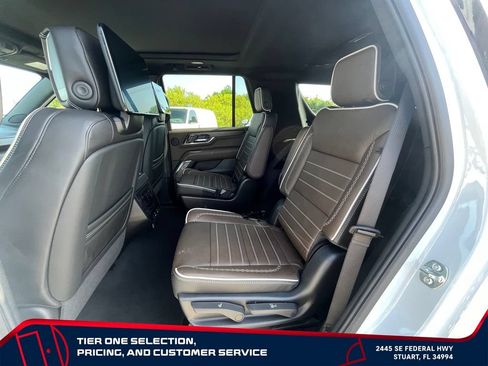 New 2026 GMC Yukon Denali Ultimate AWD/4WD image 12