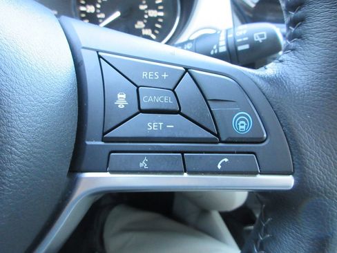 Used 2020 Nissan Rogue Sport SL image 27