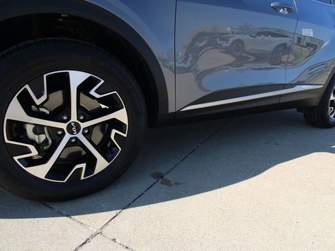Used 2023 Kia Sportage EX image 10