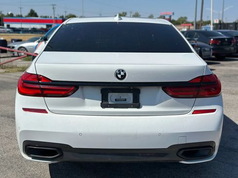 Used 2019 BMW 740i w/ M Sport Package RWD image 7