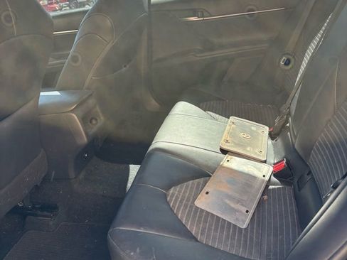 Used 2018 Toyota Camry SE w/ Convenience Package image 10