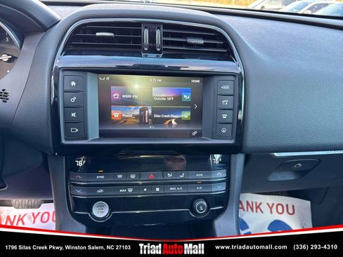 Used 2017 Jaguar F-PACE 20d Sport Utility 4D image 14