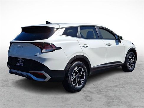 Used 2024 Kia Sportage LX image 6