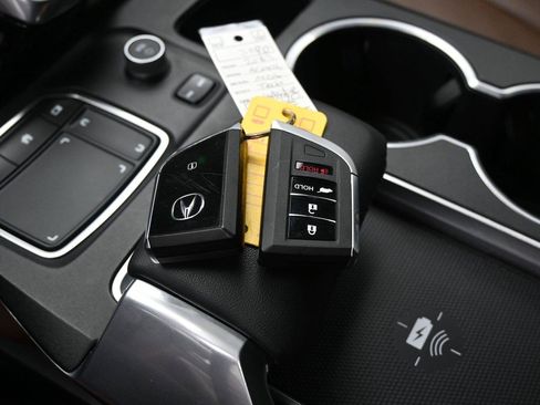 Certified 2023 Acura MDX w/ Technology Package AWD/4WD image 6