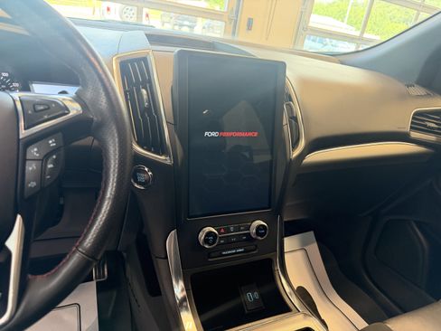 Used 2024 Ford Edge ST w/ Equipment Group 401A AWD/4WD image 8