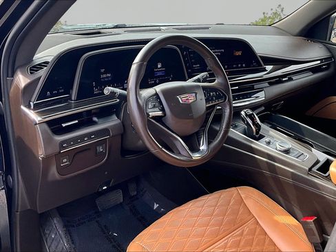 Used 2023 Cadillac Escalade Premium Luxury image 14