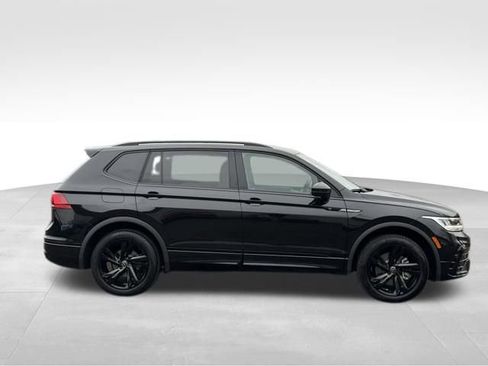 Used 2024 Volkswagen Tiguan SE R-Line image 8