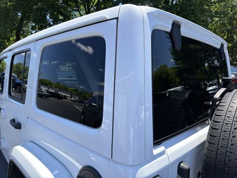 Used 2022 Jeep Wrangler Unlimited Sahara w/ Cold Weather Group AWD/4WD image 12