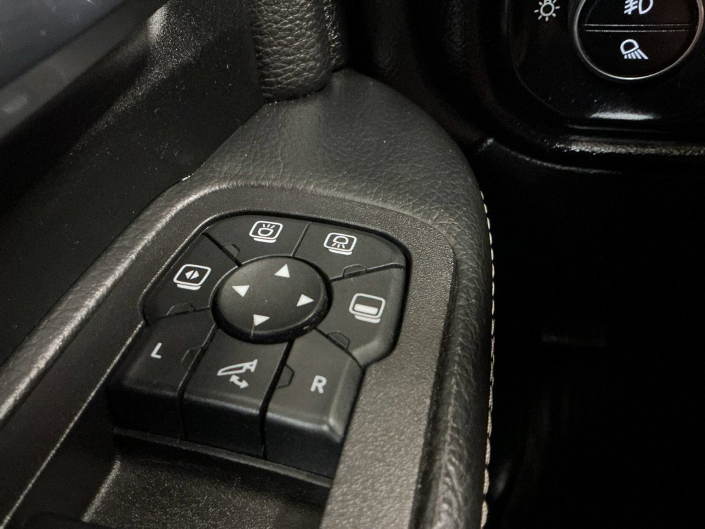 Used 2025 RAM 2500 Big Horn AWD/4WD image 28