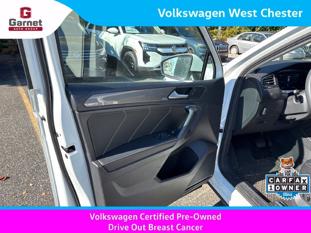 Used 2022 Volkswagen Tiguan SE w/ Panoramic Sunroof Package AWD/4WD image 11