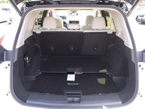 Certified 2025 Nissan Rogue SL w/ SL Premium Package FWD image 7