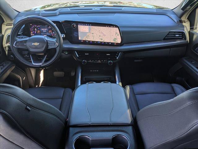 Used 2025 Chevrolet Suburban LT w/ Comfort Package RWD image 13